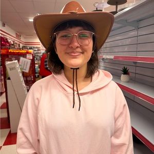 Meet your Posher, Leah